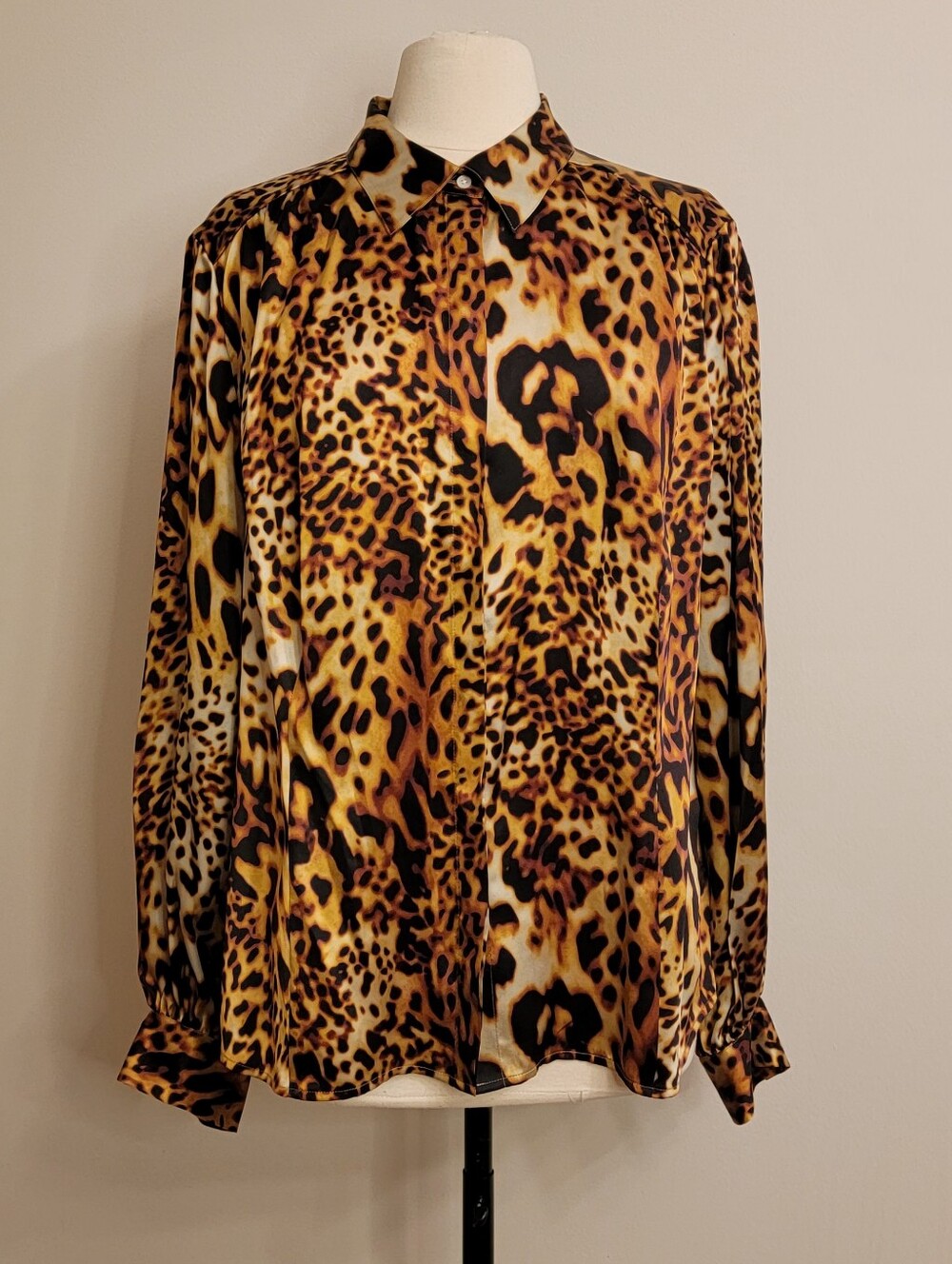 GO BY GO SILK Leopard-Print Silk Blouse in Brown and Black